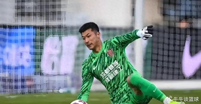 开云中国-意外！刘殿座为何能力压蹇韬坐稳成都蓉城主力，背后原因找到了|中超|英博|李国旭|大连|球迷_新浪体育_新浪新闻