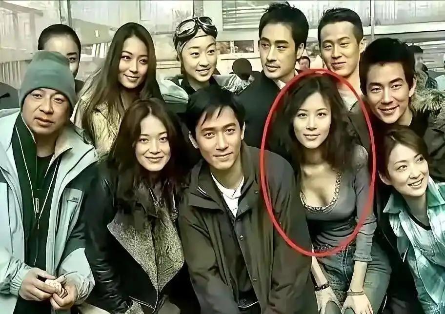 终于懂了!邓文迪见田朴珺转身就走,根本不是没礼貌,是真看不上